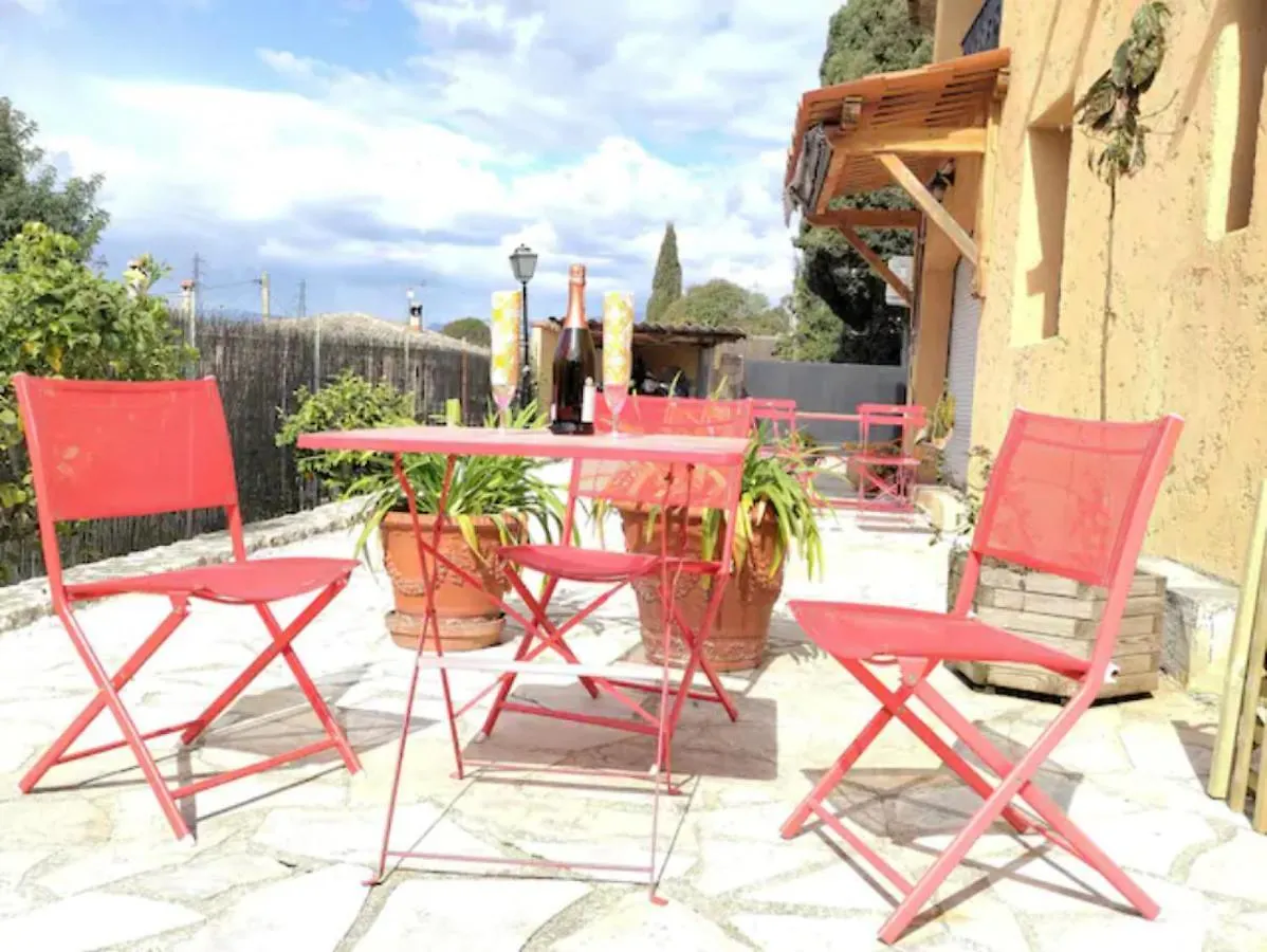 Ideal Pied A Terre Proche Cannes & Sophia, Parking 穆然