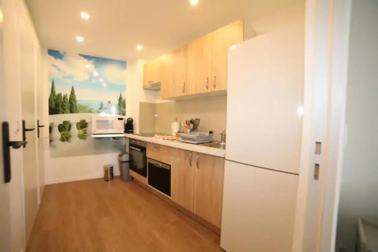 Ideal Pied A Terre Proche Cannes & Sophia, Parking 穆然 公寓